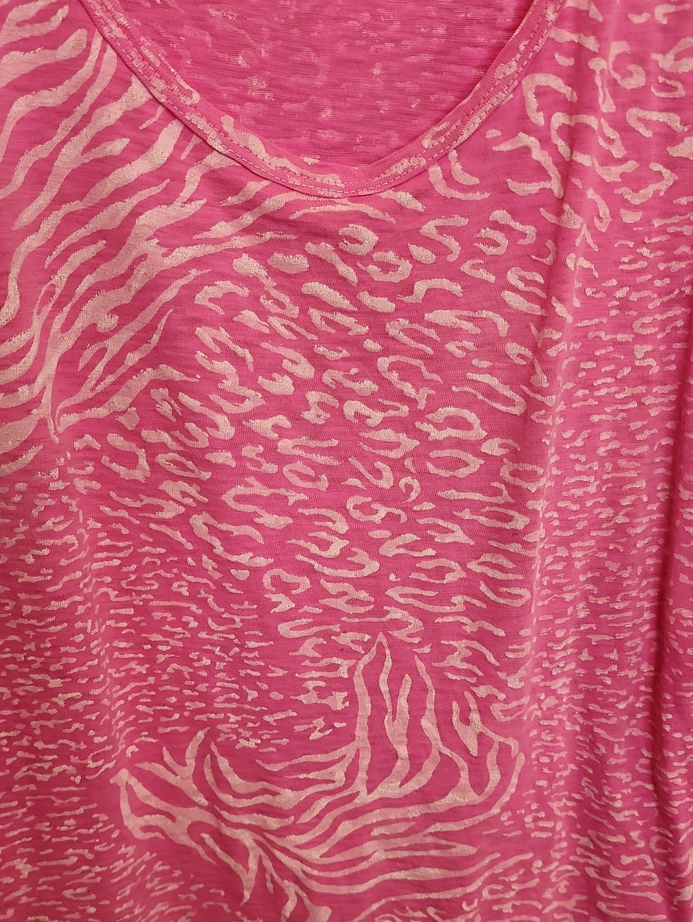 FRESH PRODUCE Pink and White Scoop Neck Tee Lightweight For Summer Beach Resort - Picture 7 of 8
